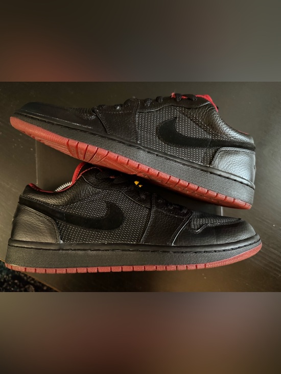 Jordan Other - Jordan 1 Retro Low ‘Black Silver Red’ Size 10M/11.5W. Great Condition